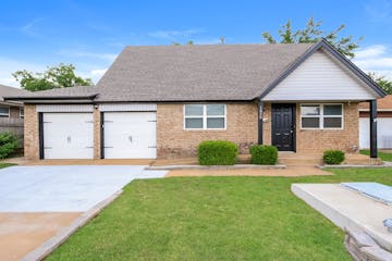 1828 SUNRISE DRIVE MOORE, OK 73160
